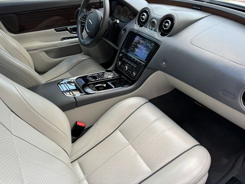Used 2015 Jaguar XJ L Portfolio RWD image 26