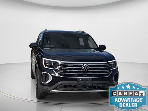 Used 2025 Volkswagen Atlas SEL image 3