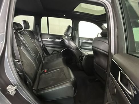 Used 2023 Jeep Grand Cherokee Trailhawk AWD/4WD image 31