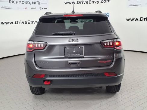 Used 2022 Jeep Compass Trailhawk AWD/4WD image 5
