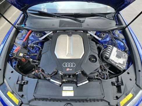 Used 2023 Audi RS 6 w/ Executive Package AWD/4WD image 7