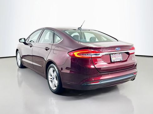 Used 2018 Ford Fusion SE w/ Fusion SE Technology Package image 8