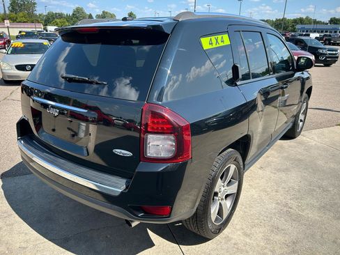 Used 2017 Jeep Compass High Altitude AWD/4WD image 5