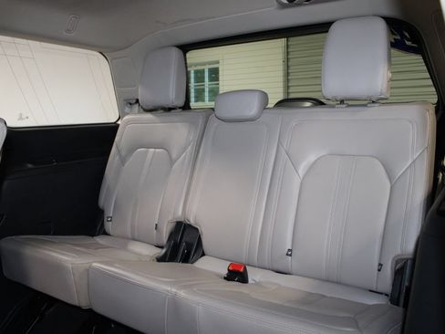 Used 2024 Ford Expedition Limited RWD image 28