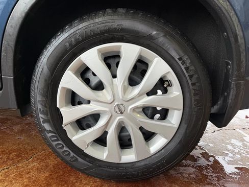 Used 2015 Nissan Rogue S image 26