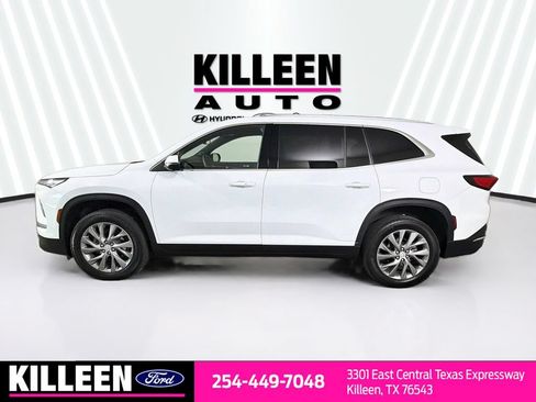 Used 2025 Buick Enclave Preferred AWD/4WD image 4