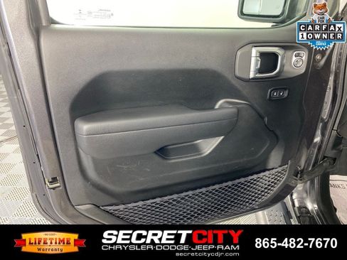 Used 2023 Jeep Wrangler Unlimited Rubicon 4xe w/ Cold Weather Group AWD/4WD image 12