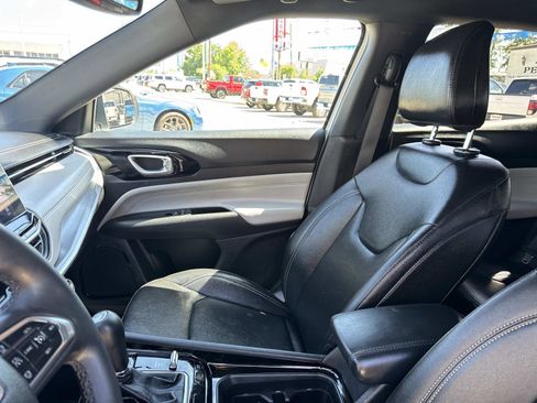 Used 2025 Jeep Compass Limited AWD/4WD image 15