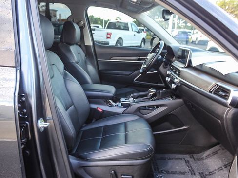 Used 2022 Kia Telluride EX w/ EX Premium Package image 16