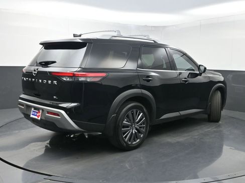 Used 2024 Nissan Pathfinder SL w/ SL Premium Package image 27