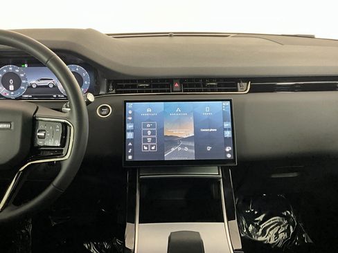 Used 2025 Land Rover Range Rover Evoque S image 12