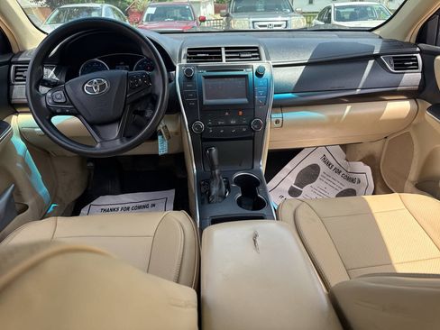Used 2017 Toyota Camry LE FWD image 7