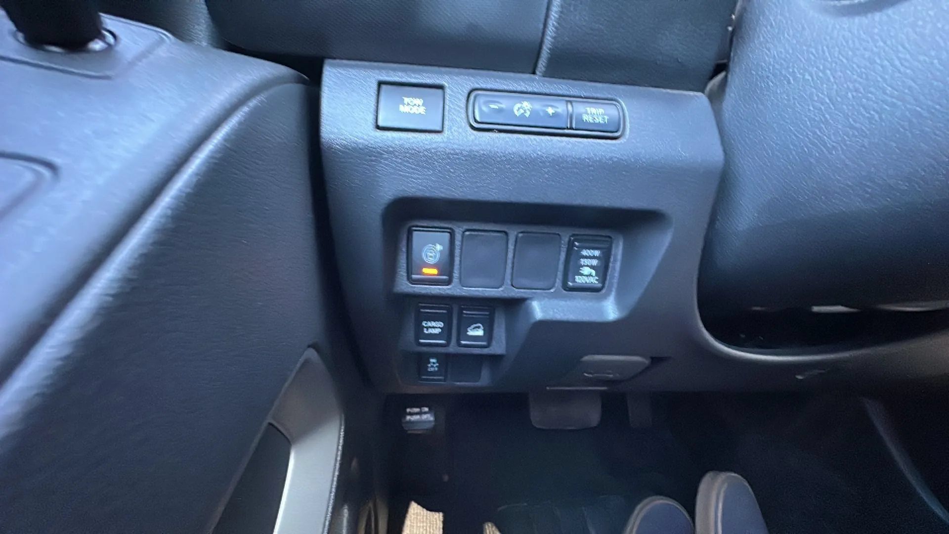 Used 2022 Nissan Frontier SV AWD/4WD image 18