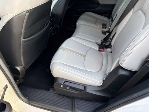 Certified 2024 Honda Pilot Touring image 13