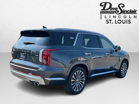 Used 2024 Hyundai Palisade Calligraphy image 5