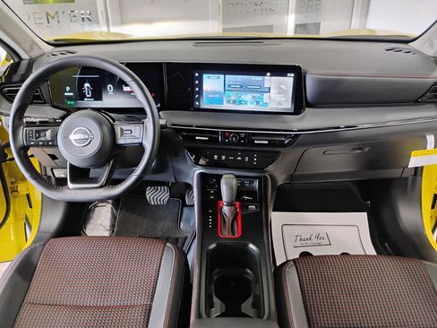 Used 2025 Nissan Kicks SR w/ Illumination Package image 48