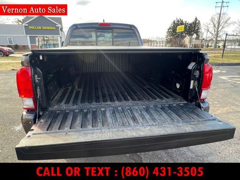 Used 2016 Toyota Tacoma TRD Sport image 13