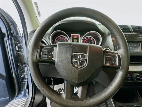 Used 2020 Dodge Journey SE w/ Blacktop Package image 11