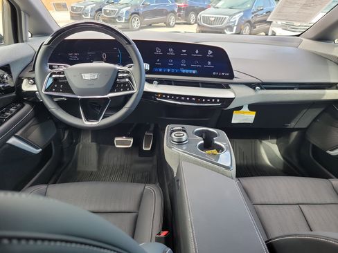 Certified 2025 Cadillac Optiq Sport 2 w/ LPO, Floor Liner Package image 13