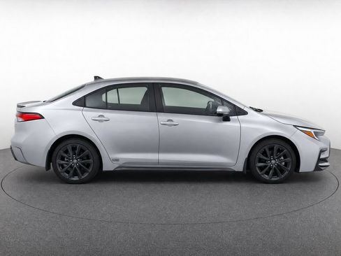Used 2023 Toyota Corolla SE w/ Carpet Mat Package (TMS) FWD image 8