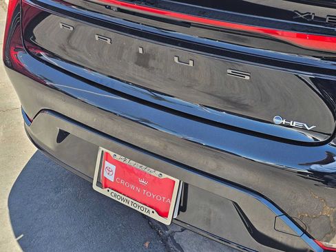 Certified 2026 Toyota Prius XLE FWD image 13