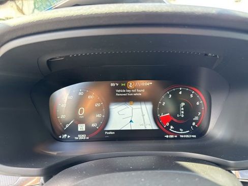 Used 2019 Volvo S60 T5 R-Design image 16