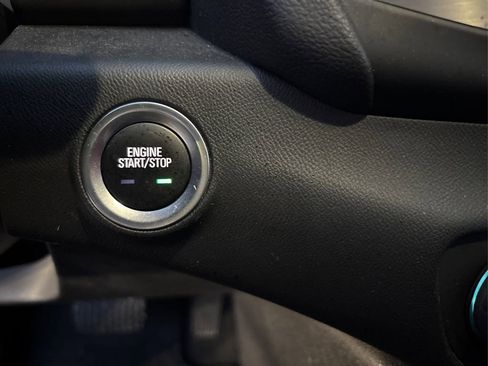 Used 2023 GMC Terrain SLE image 28