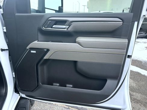 Certified 2025 Chevrolet Silverado 2500 ZR2 w/ LPO, Dark Essentials Package image 15