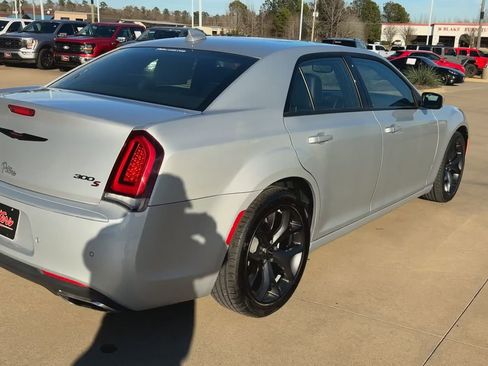 Used 2023 Chrysler 300 S image 8