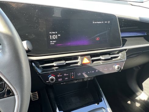 Certified 2023 Kia Niro SX Touring image 10