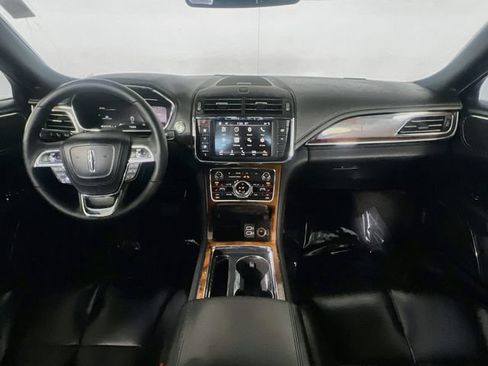 Used 2018 Lincoln Continental Premiere FWD image 28