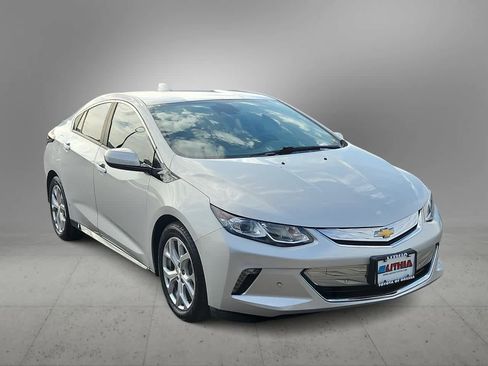 Used 2018 Chevrolet Volt Premier w/ Driver Confidence Package image 2