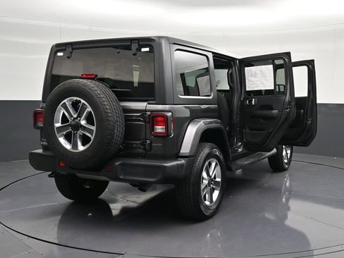 Used 2018 Jeep Wrangler Unlimited Sahara AWD/4WD image 42