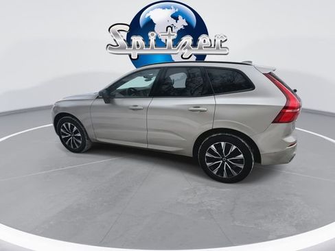 Used 2025 Volvo XC60 B5 Plus image 8