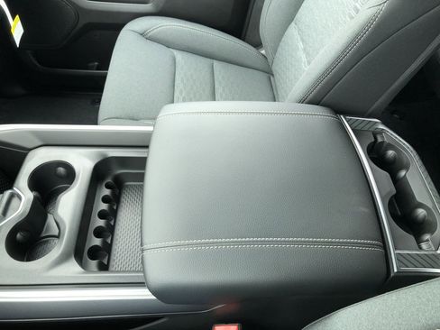 New 2026 RAM 1500 4x4 Crew Cab image 25