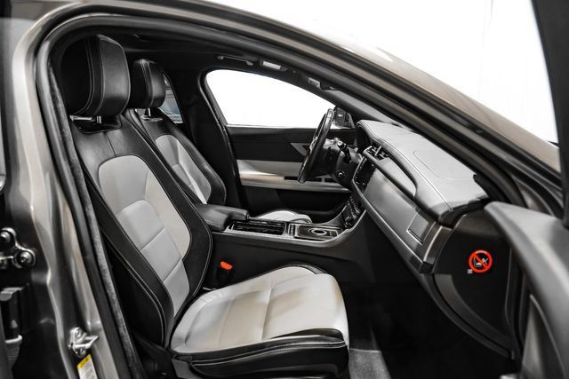 Used 2016 Jaguar XF R-Sport RWD image 35