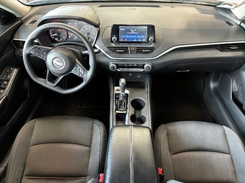 Used 2024 Nissan Altima 2.5 S FWD image 3