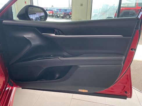 Used 2019 Toyota Camry XSE image 27