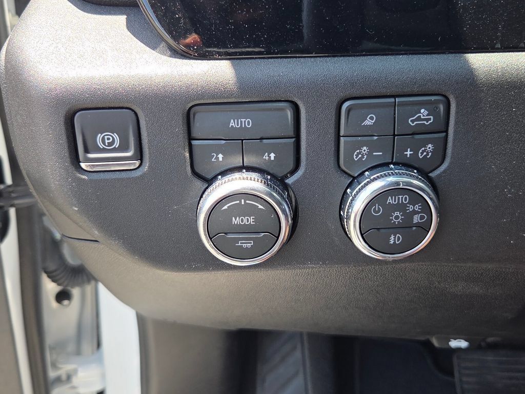 Certified 2026 GMC Sierra 1500 SLT AWD/4WD image 25