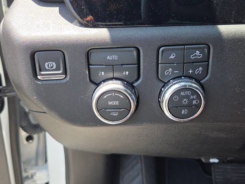 Certified 2026 GMC Sierra 1500 SLT AWD/4WD image 25