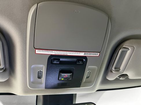 Used 2021 Toyota Camry SE FWD image 20