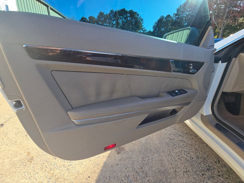 Used 2010 Mercedes-Benz E 550 Coupe image 8