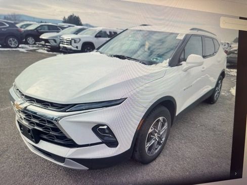 Used 2023 Chevrolet Blazer LT w/ Convenience Package image 2