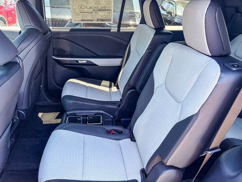 New 2026 Lexus TX 500h AWD image 19