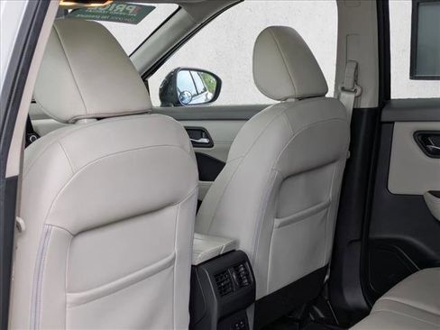 Used 2022 Nissan Rogue SL image 21