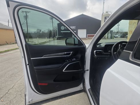 Used 2024 Kia Telluride SX X-Pro image 4