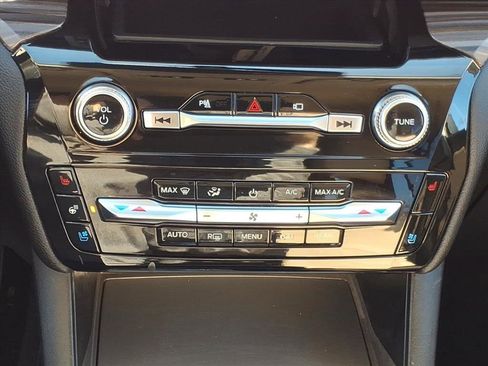 Certified 2023 Ford Explorer Limited w/ Equipment Group 301A image 17