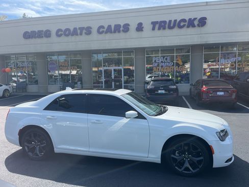 Used 2023 Chrysler 300 S image 2