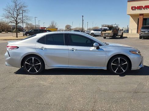 Used 2019 Toyota Camry XSE image 5