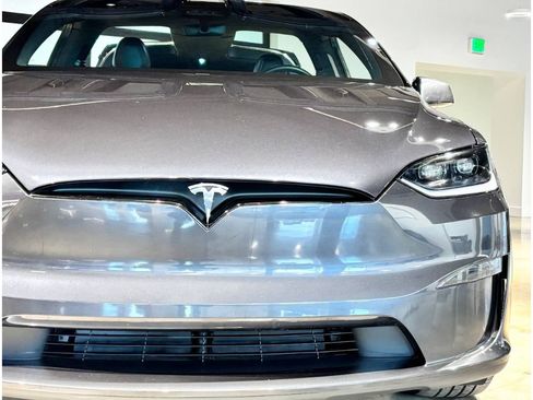 Used 2024 Tesla Model X image 5